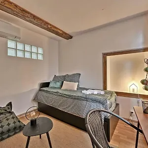 La Bulle - Parking Gratuit En Souterrain - 2 Mins Du Palais Des Papes - Clim Ac - Wifi Appartement Avignon
